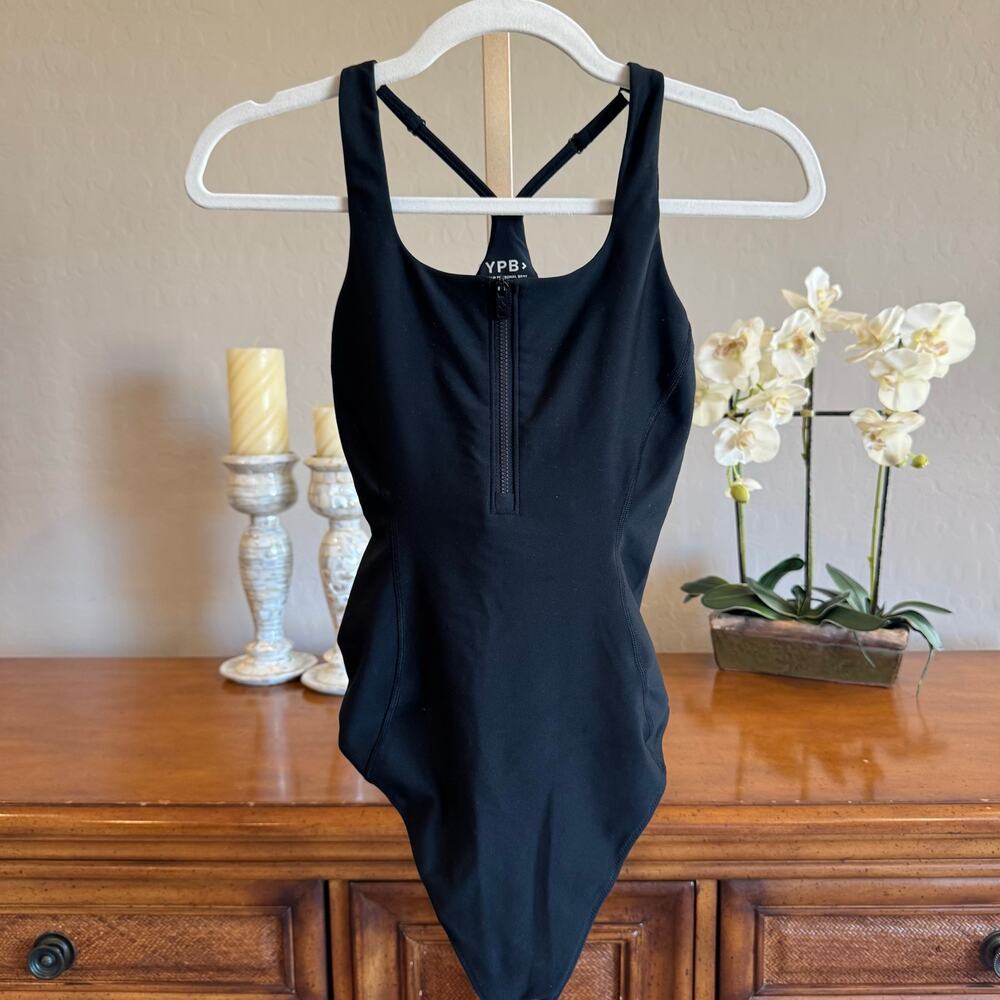 Abercrombie YPB StudioRIB Sports Bra Black Medium